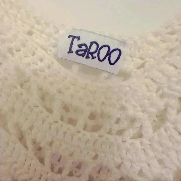 Taroo crochet crop top in off white - Picture 3 of 4